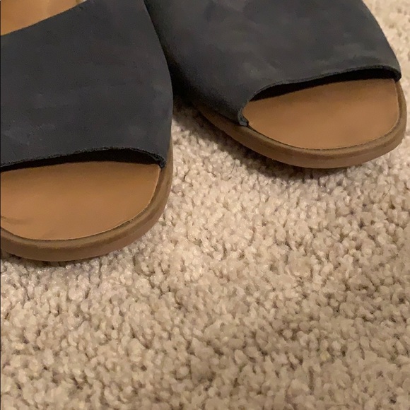 two toned sandals - Picture 3 of 6